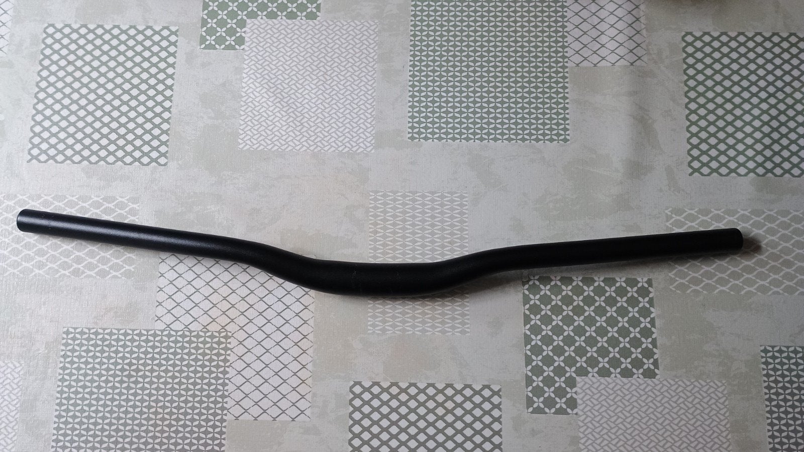 Guidon vélo

Diamètre du guidon : 31,8 mm
Largeur :, Enlèvement