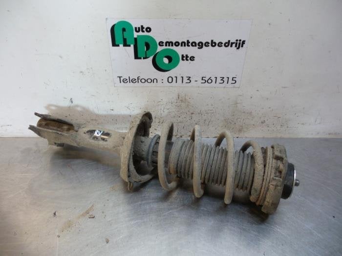 Barre amortisseur avant droit d'un Volkswagen Polo (Polo 99-, Volkswagen, -, 3 mois de garantie, Utilisé