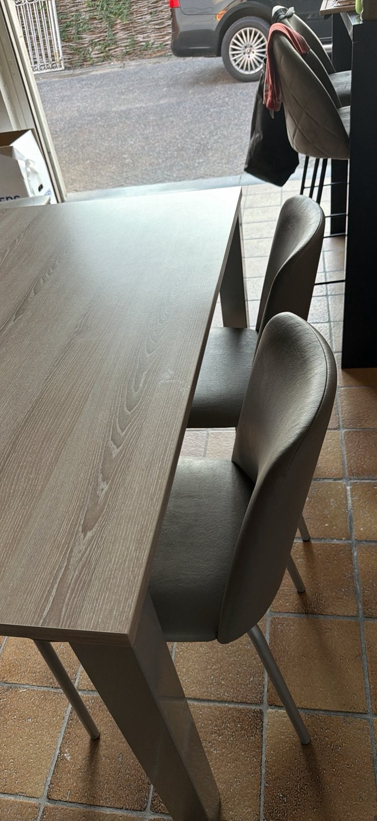 Table en bois avec 4 chaises, Maison & Meubles, Enlèvement, Comme neuf