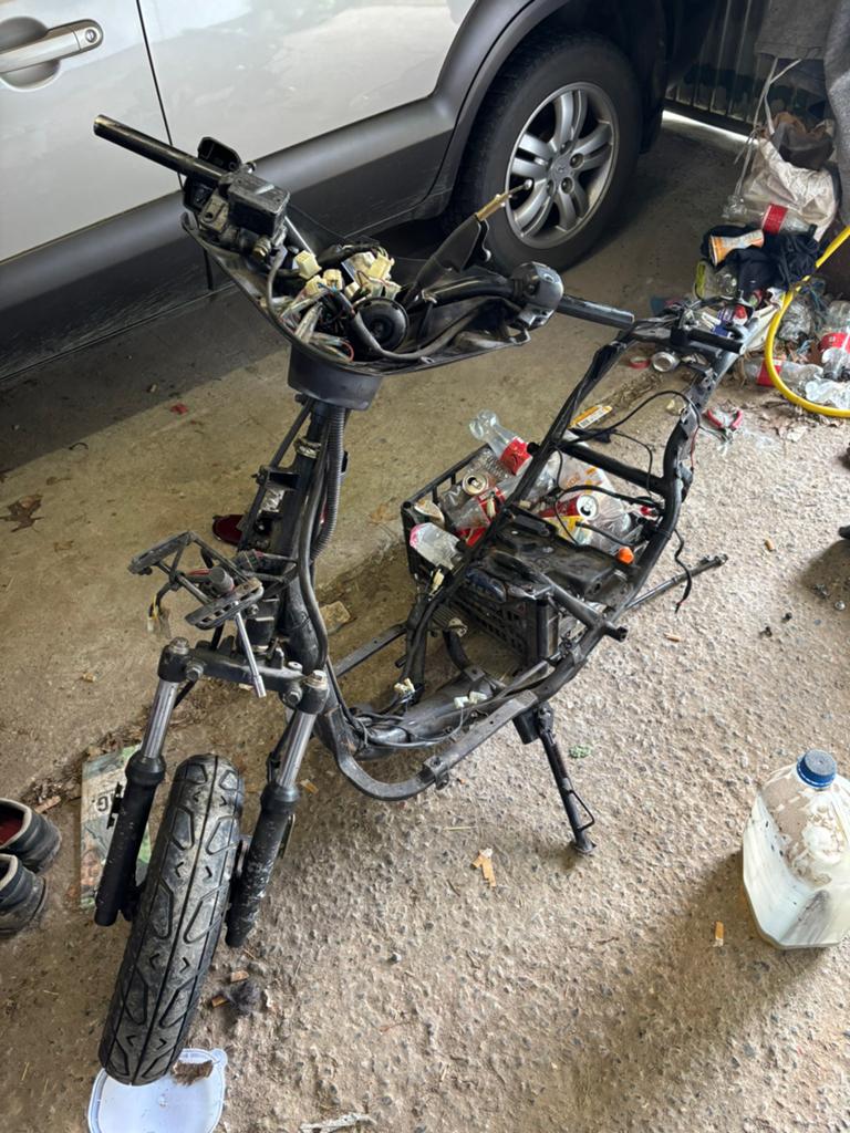 Keeway hurricane kader b klasse met alle papieren, Fietsen en Brommers, Ophalen, Zo goed als nieuw