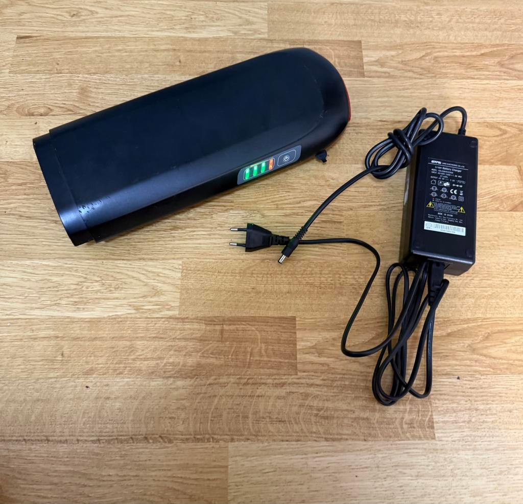 Lader + fietsaccu  AUCOPO 14.5AH/36V 522Wh, Ophalen of Verzenden, Zo goed als nieuw