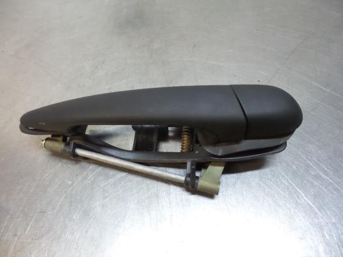 Poignée portière 4portes avant droite d'un BMW 3-Serie (3-, -, 3 mois de garantie, Utilisé, -