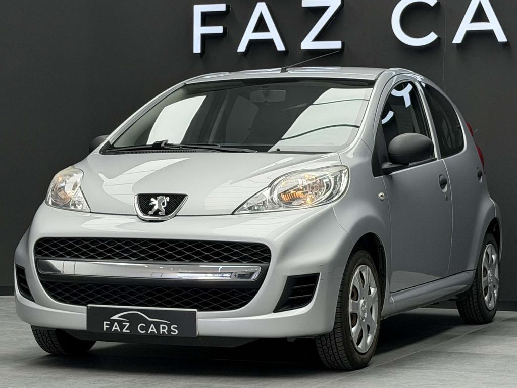 Peugeot 107 1.0i Trendy * RADIO&CD + PROPRE + GARANTIE *, Autos, Peugeot, 1190 kg, Argent ou Gris, Achat, Entreprise