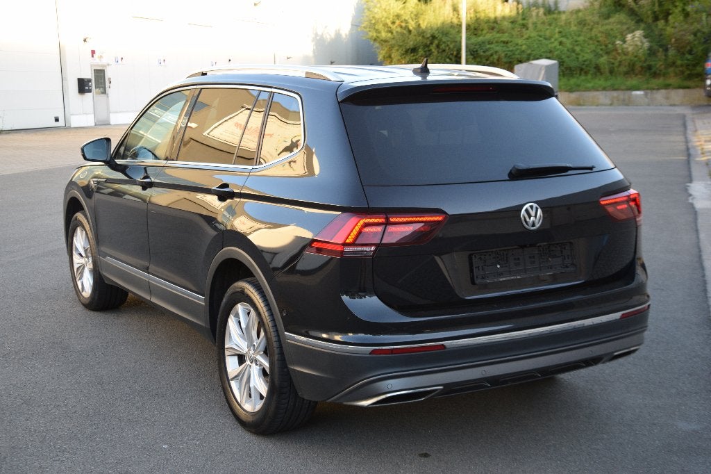 Volkswagen Tiguan Allspace 2.0 TDi 4Motion Highline BMT DSG, Auto's, Volkswagen, Automaat, Dealer onderhouden, Alcantara, Zwart