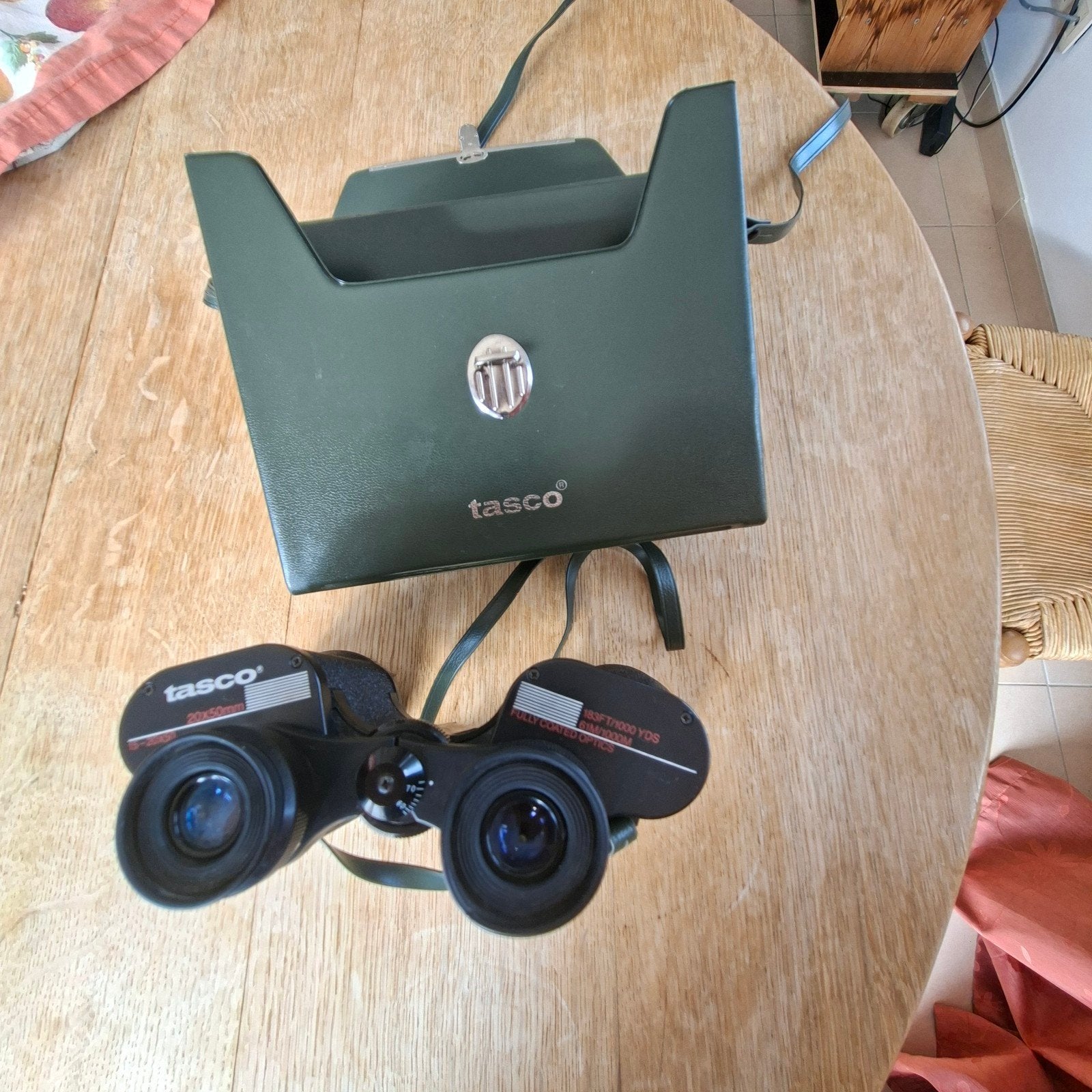 Jumelles Tasco 2050 - 61m/1000m, TV, Hi-fi & Vidéo, Enlèvement, Comme neuf, 20x ou plus, Avec housse ou sac