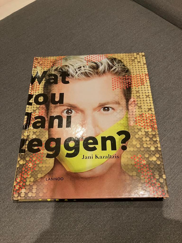 Boek - Wat zou Jani zeggen? - Jani Kazaltsis, Livres, Mode, Enlèvement ou Envoi, Comme neuf