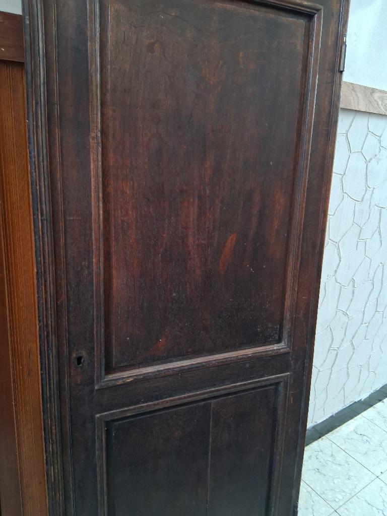 Armoire ancienne 2 portes en chêne massif, déjà démontée, Enlèvement