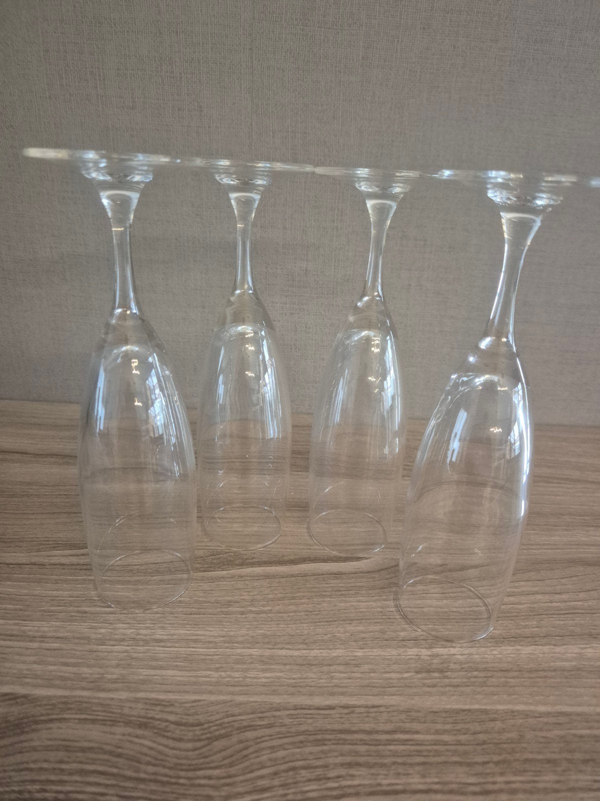 Cava glazen, Ophalen