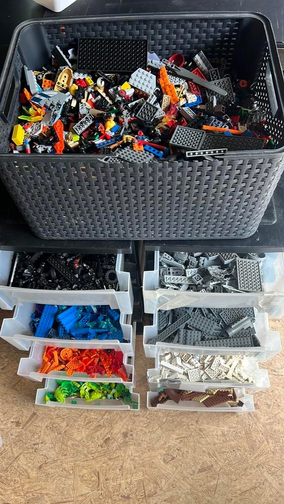 ~18 kg willekeurig assortiment Lego op kleur gesorteerd., Ophalen, Meerdere sets, Lego, Zo goed als nieuw