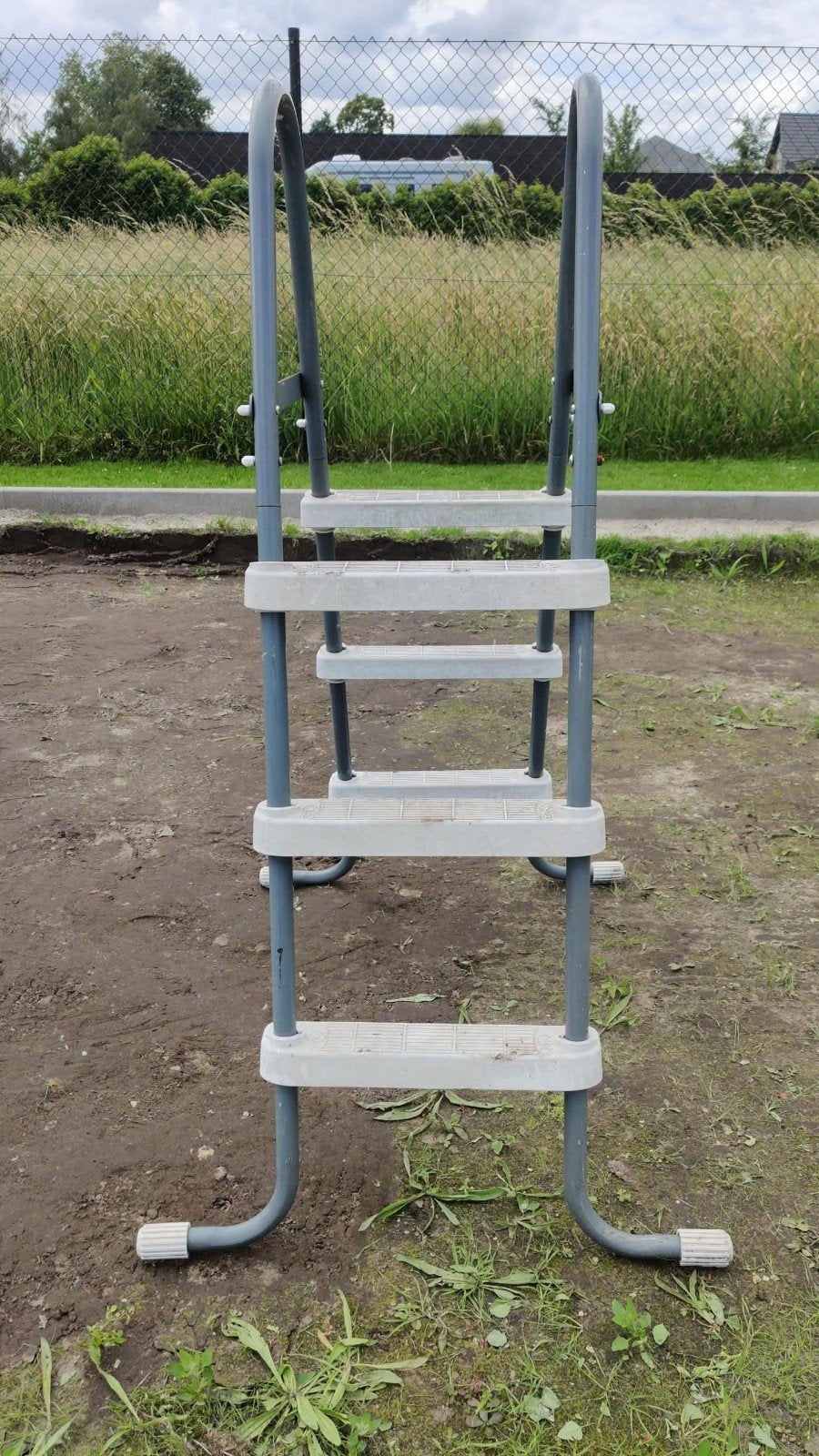 Trapje zwembad, Ophalen