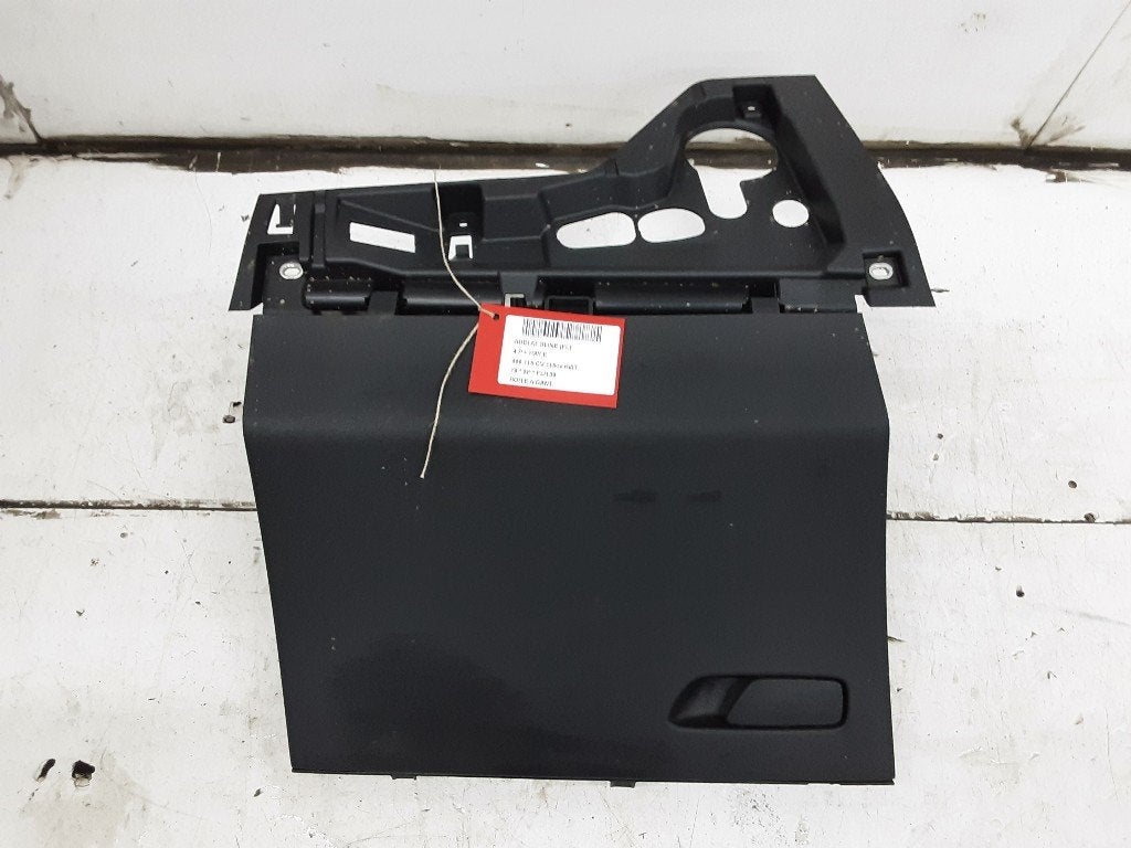 BOITE A GANTS Audi A1 Sportback (GBA) (01-2018/-), Mevr. I. Hauben, Audi, Utilisé, Rue de l'Espoir 34 34
4030  GRIVEGNÉE, BE