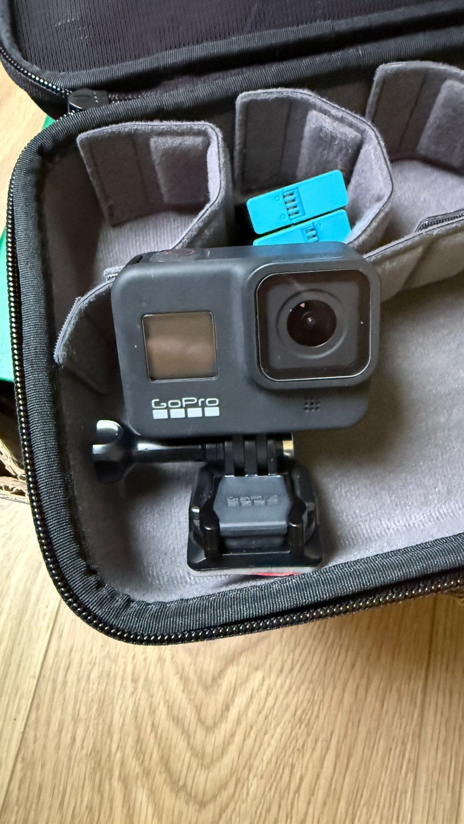 Gopro hero 8 black neuve + 4 batterie chargeur triple, Enlèvement, Comme neuf, GoPro