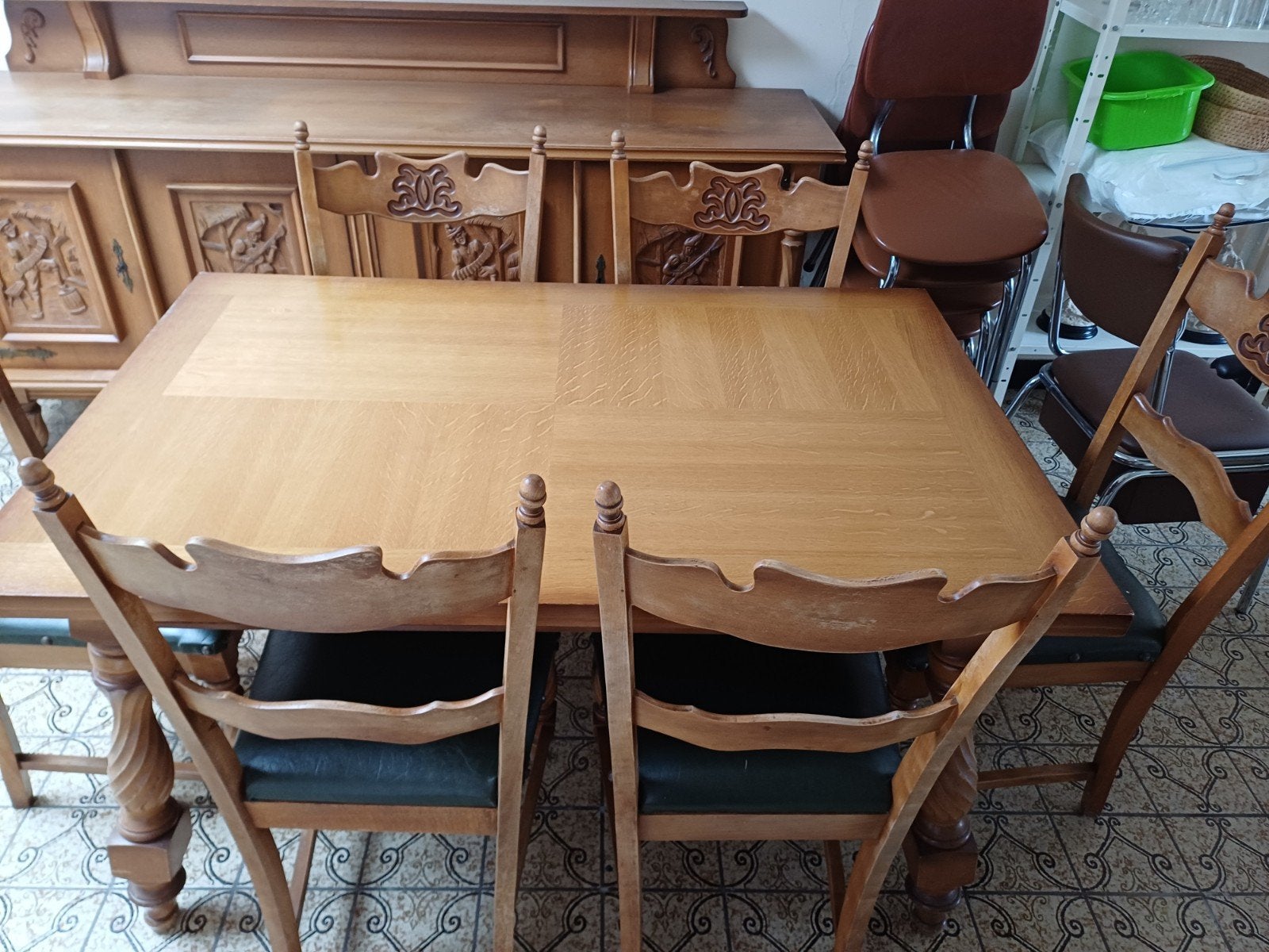 volledige eetkamer, Ophalen