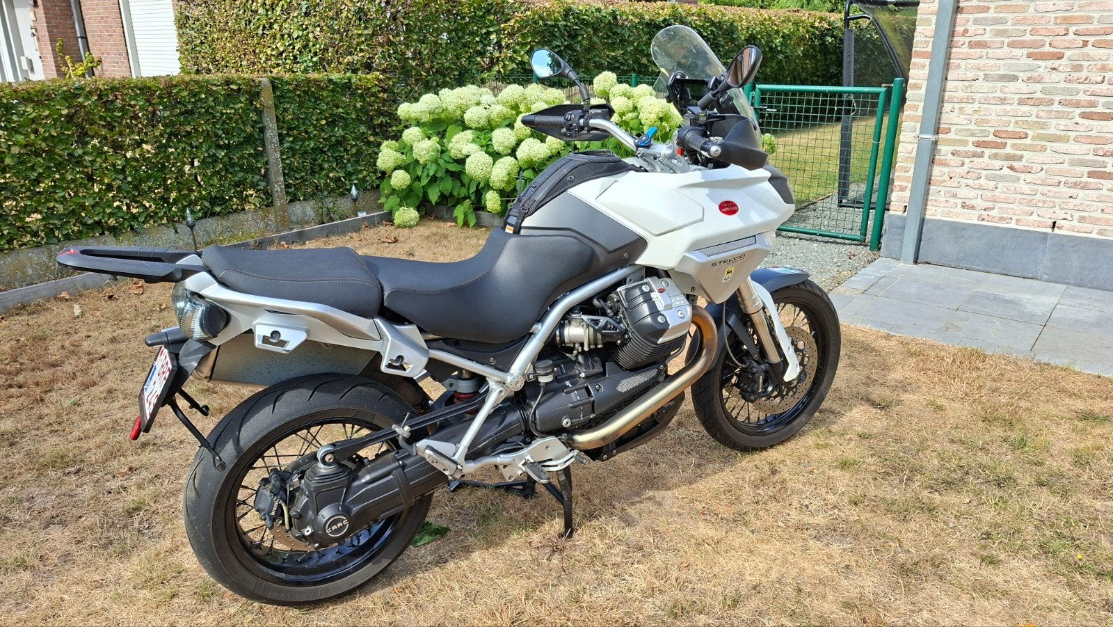 moto guzzi stelvio 1200, Motos, Permis Moto A, Tourisme, 2 cylindres, Particulier