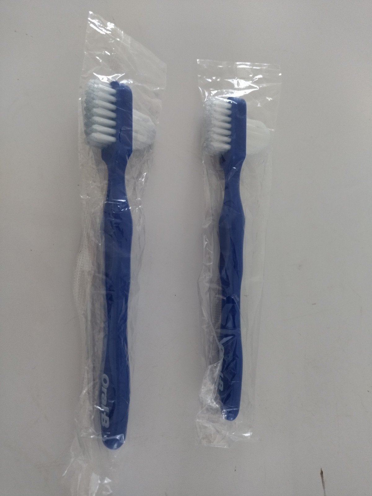 Lot de 2 brosses à dents Oral B, Ophalen of Verzenden, Nieuw, Tandenborstel