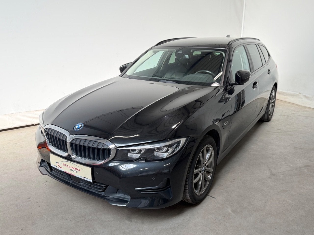 BMW 3 Serie 330 Touring 330 e Advantage (bj 2022, automaat), Auto's, BMW, Automaat, Stof, Gebruikt, Zwart