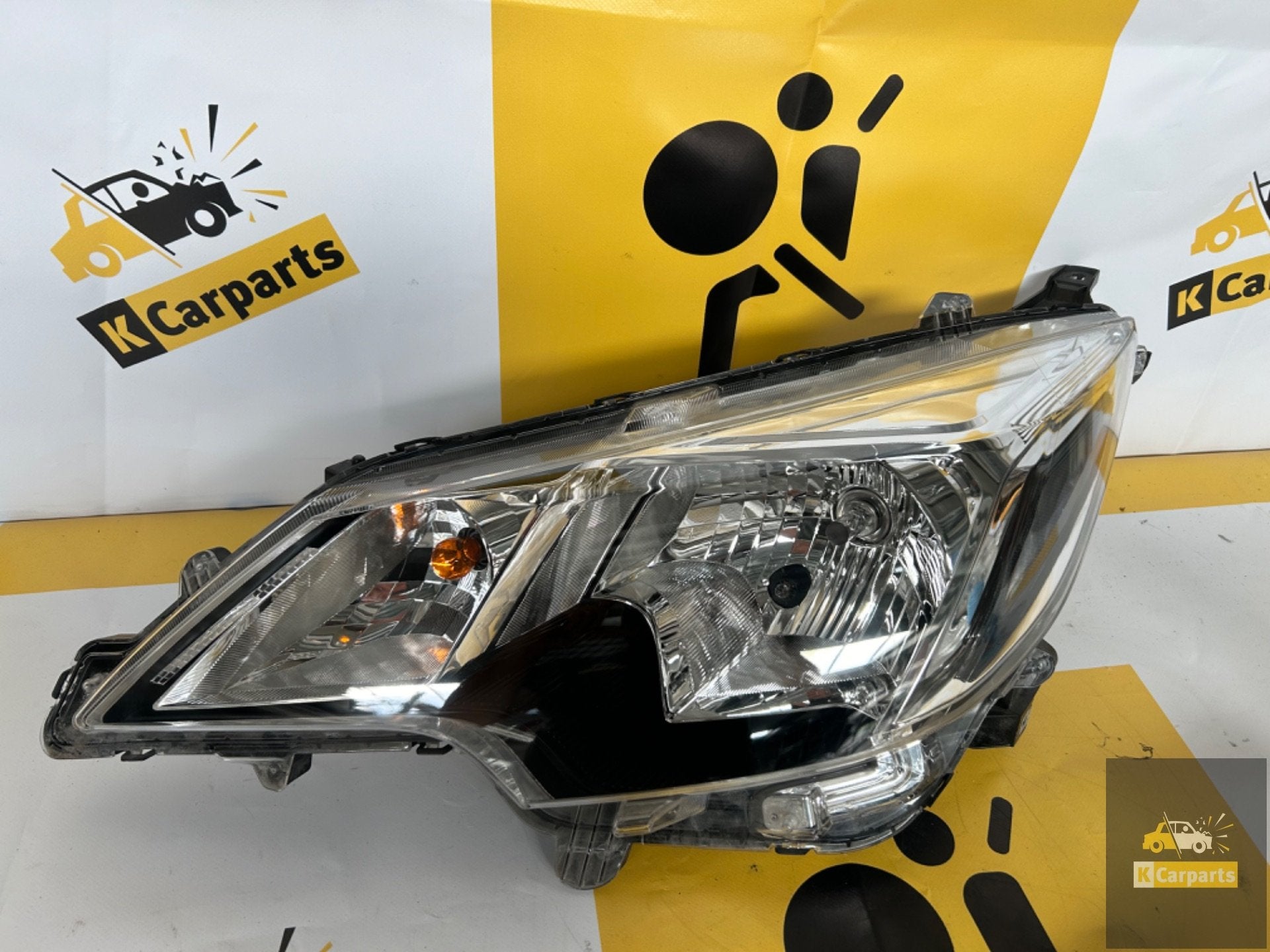 Mitsubishi space star links koplamp 8301D445 origineel, Info@mitsubishi-motors.com, Gebruikt, Mitsubishi Motors Corporation, Mitsubishi