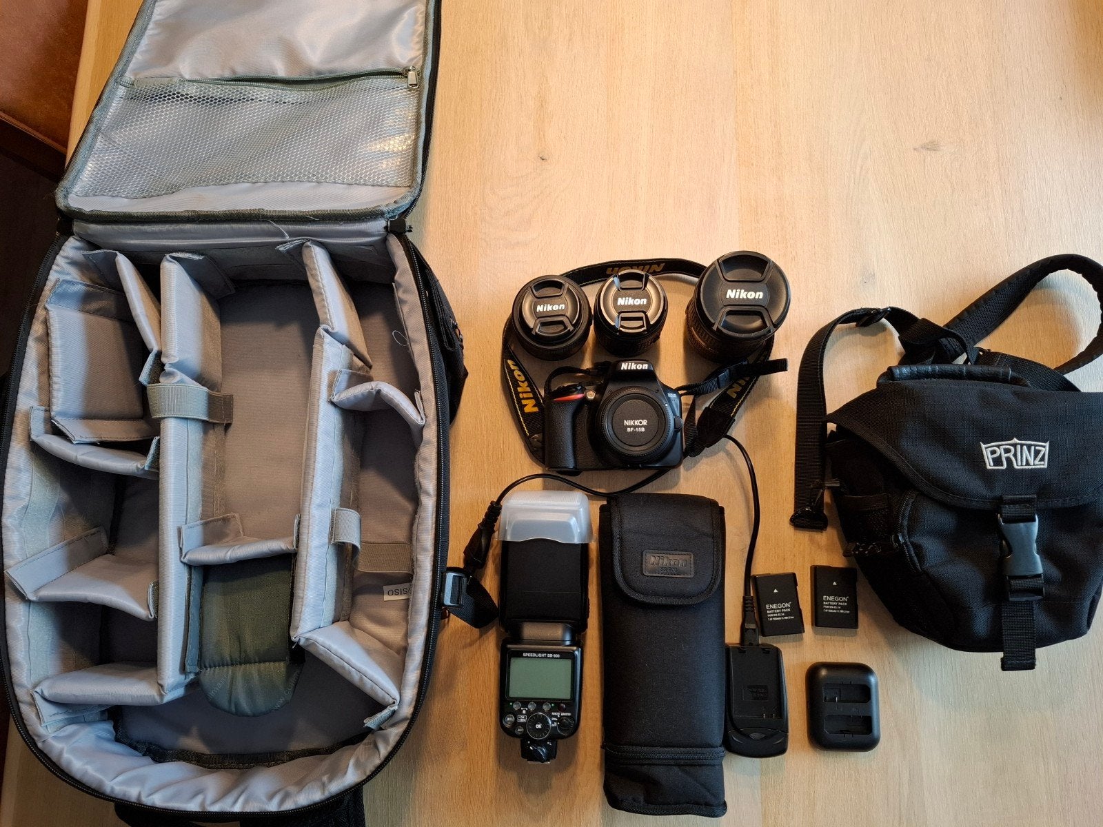 Appareil photo Nikon D3500, 3 objectifs et flash + sac a dos, Enlèvement, Utilisé, Reflex miroir, Nikon
