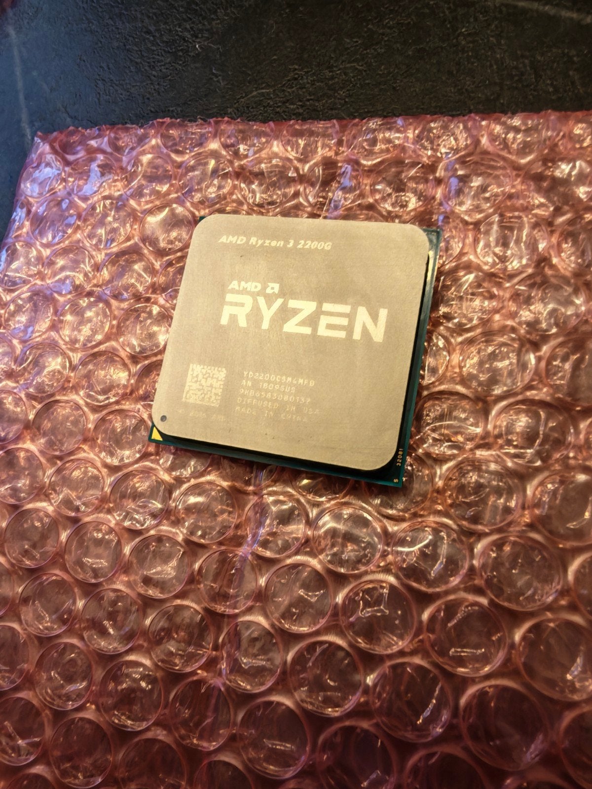 Processeur AMD Ryzen 3 2200G (Socket AM4) + Radeon Vega 8, Enlèvement ou Envoi, 4-core, Comme neuf, 3 à 4 Ghz