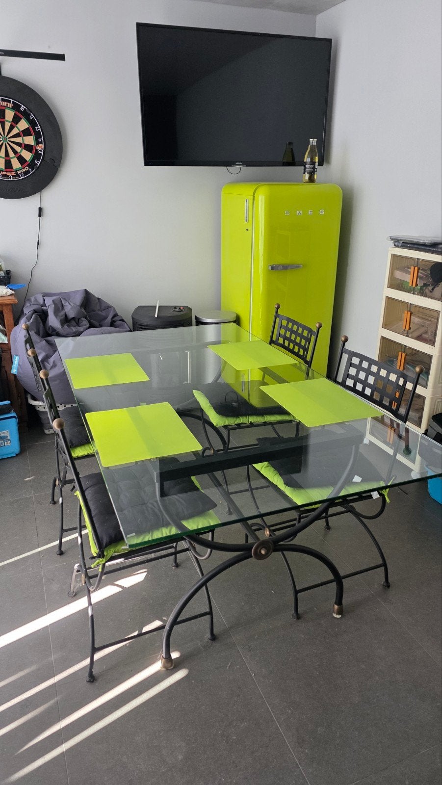 smeedijzeren tafel met vier bijpassende stoelen, Ophalen, 50 tot 100 cm, Zo goed als nieuw, Vijf personen of meer