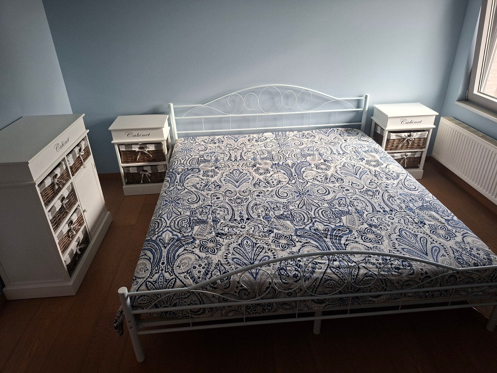 Bed met 2 nachtkastjes en commode, Huis en Inrichting, Ophalen, Zo goed als nieuw, Tweepersoons, Cottage