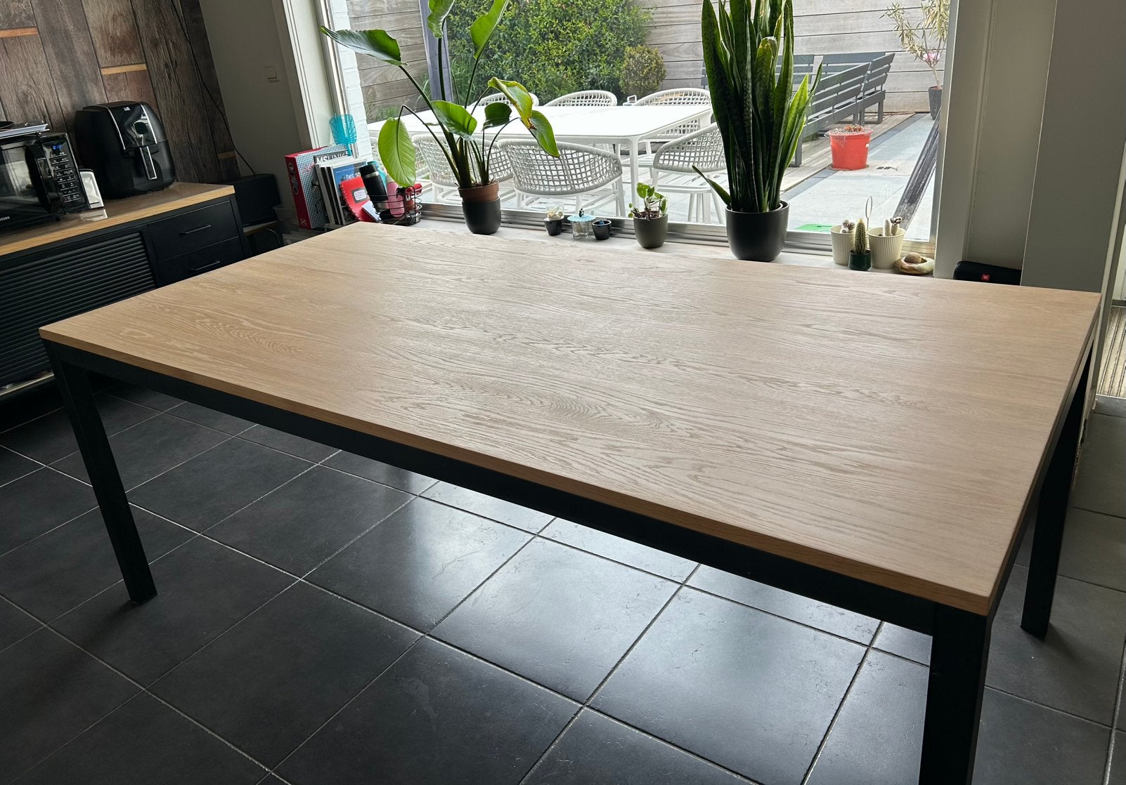 Eettafel metalen poten met eiken houten blad, 150 à 200 cm, Cinq personnes ou plus, Chêne, Comme neuf