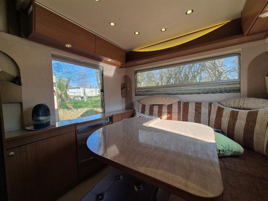 Bürstner Averso Plus 510 TS — Volledig uitgerust en autonoom, Caravans en Kamperen, Dwars-stapelbed, Particulier, Bürstner, Voortentlamp