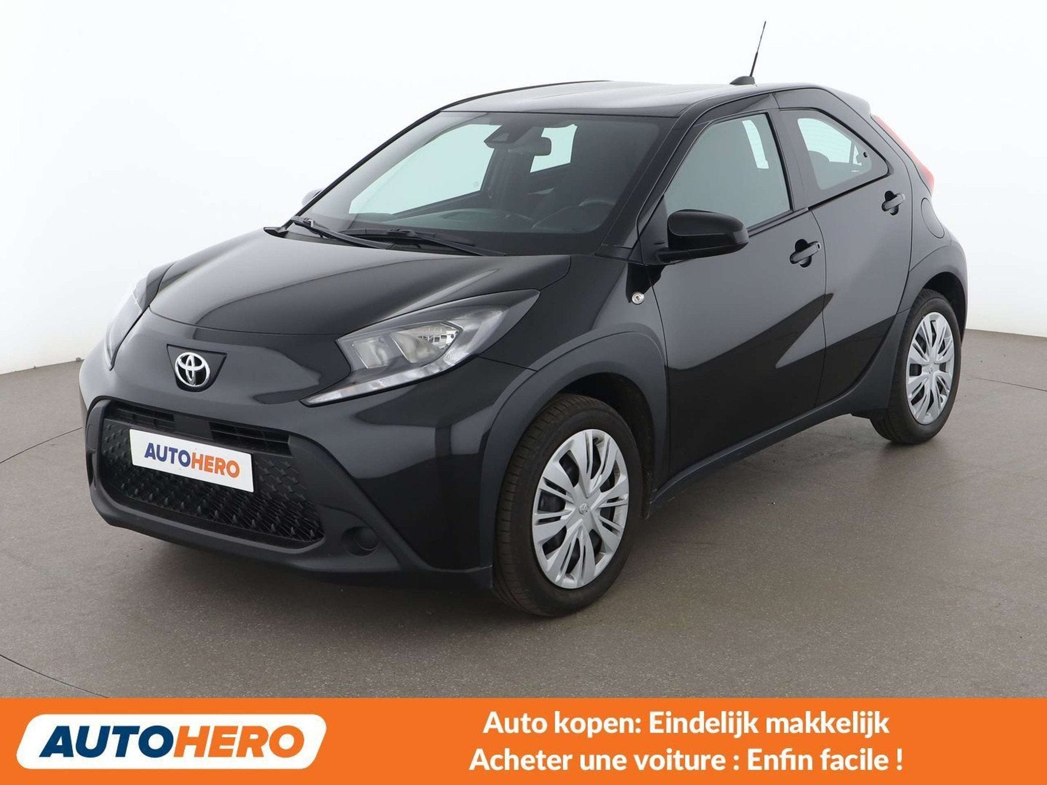 Toyota Aygo X 1.0 VVT-i Business Edition (bj 2024), Auto's, 4 zetels, Stof, Gebruikt, 72 pk