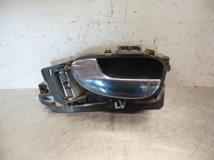 Portiergreep 4Deurs links-voor van een Peugeot 307, Gebruikt, -, -, Ophalen of Verzenden