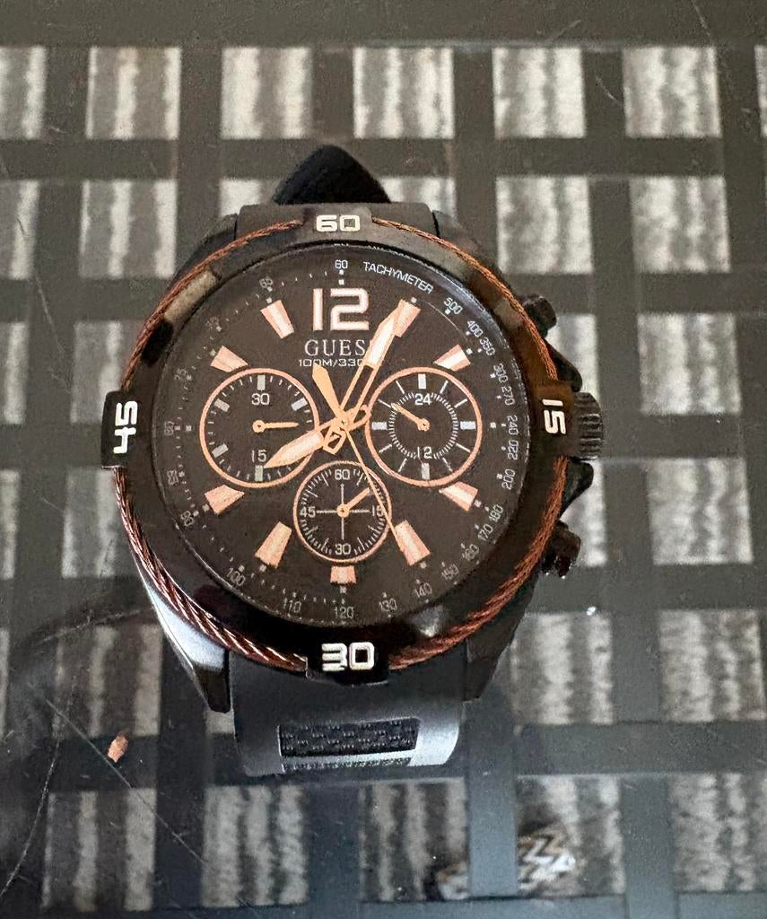 Guess montre C'est relativement nouveau., Ophalen, Zo goed als nieuw