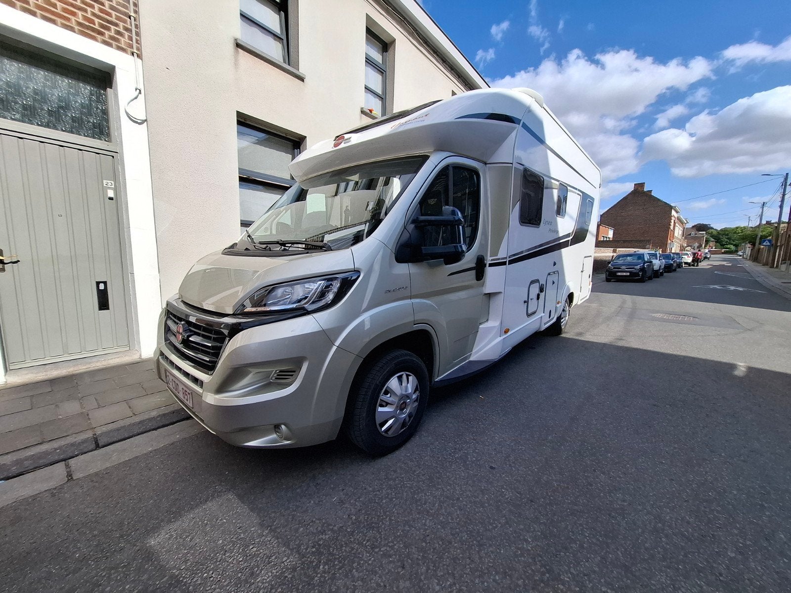 Burstner Lyseo Privilège T700, Caravanes & Camping, Particulier, Stores, Auvent, Électrique