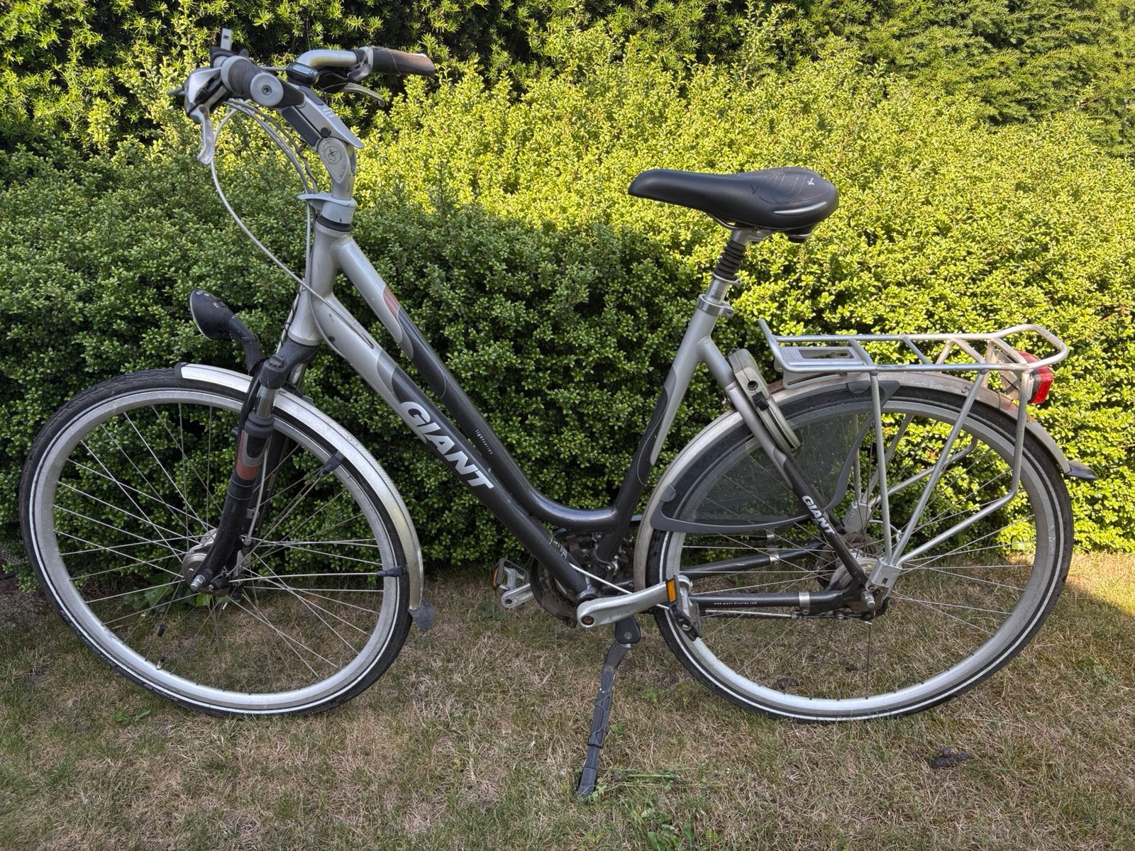 Vélo pour femme GIANT GREY BLACK, Vitesses, Frein à tambour, 53 à 56 cm, Enlèvement