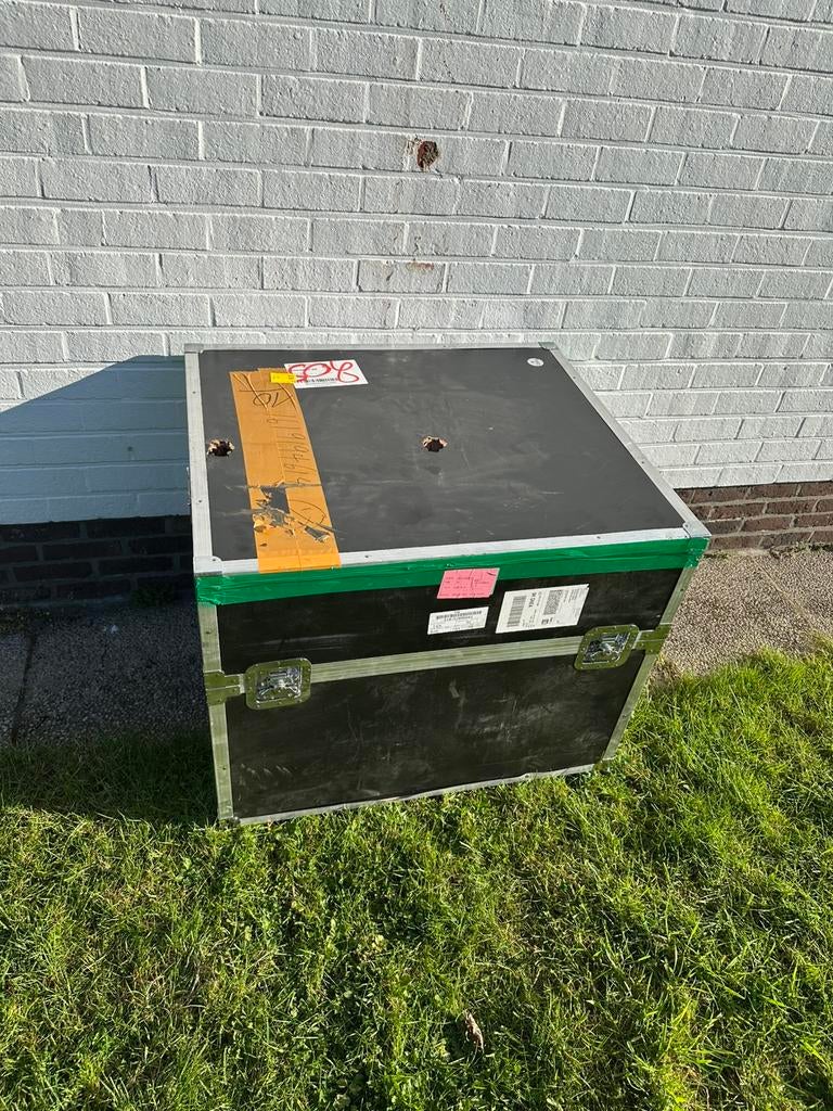 Gratis kist met wielletjes, Ophalen, Zo goed als nieuw