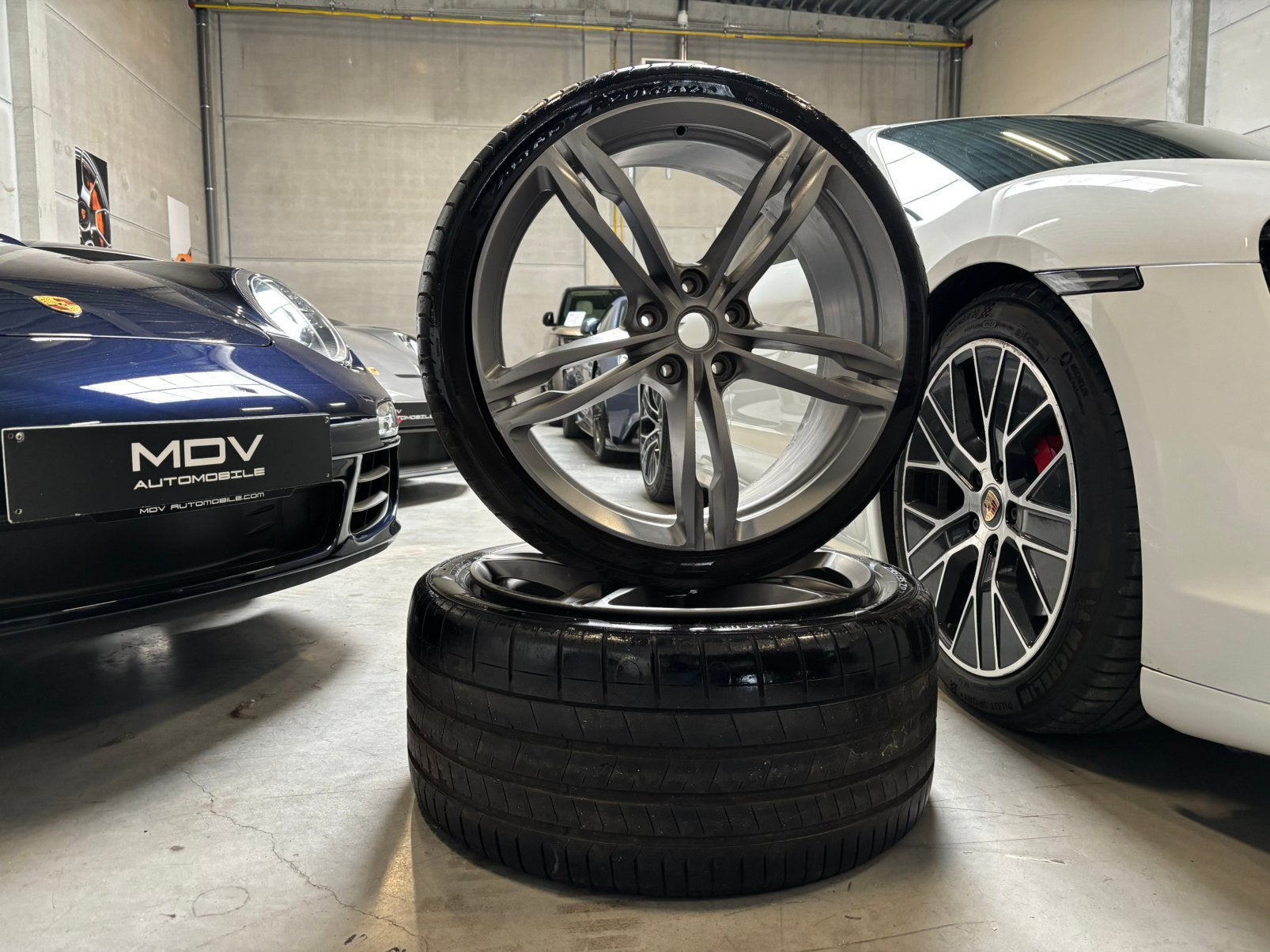 Set van 2 Ferrari-velgen met banden (GTC4Lusso), Ophalen, 295 mm, Banden en Velgen, Nieuw
