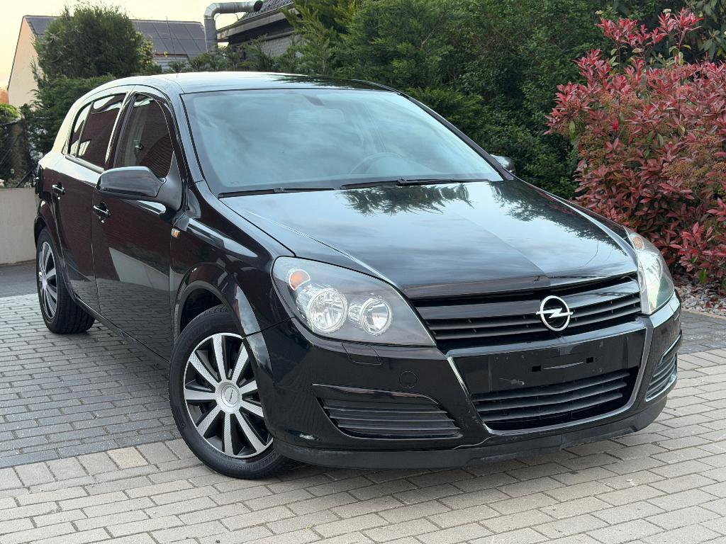 ( 112.588Km ) Opel Astra 1.7CDTi 80Ch ( 06/2005 ) 1ère main, Voorwielaandrijving, Stof, 4 cilinders, Zwart