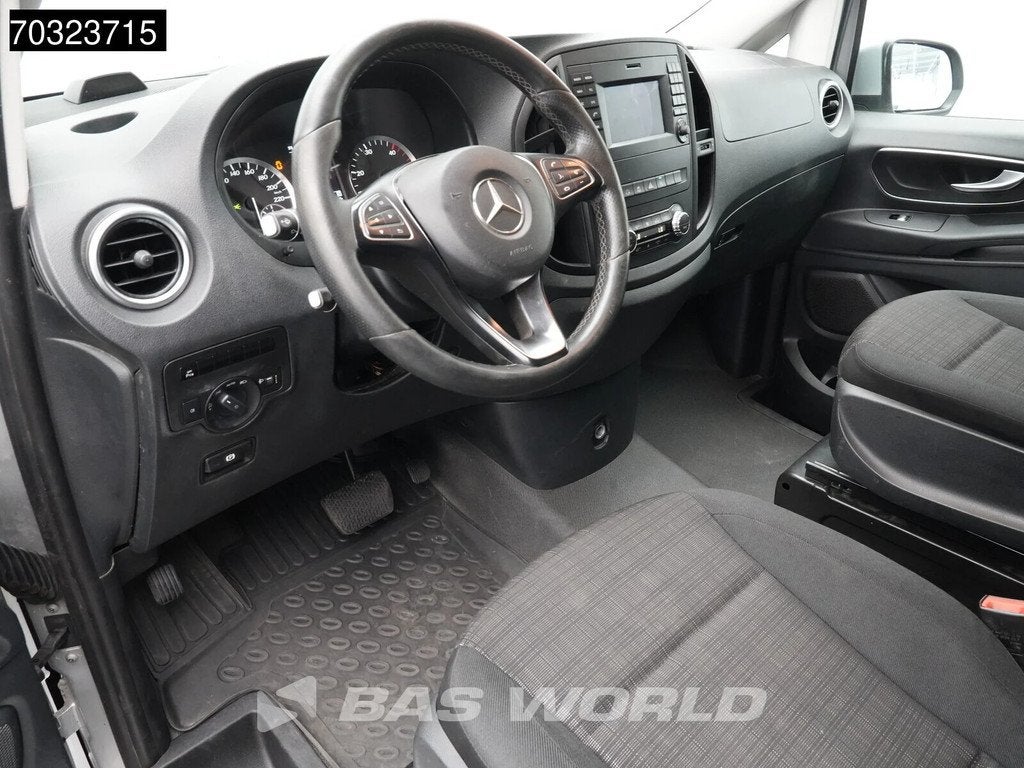 Mercedes Vito 114 Automaat Dubbel Cabine L2H1 Trekhaak Airco, Auto's, Bestelwagens en Lichte vracht, Euro 5, Stof, Gebruikt, 4 cilinders
