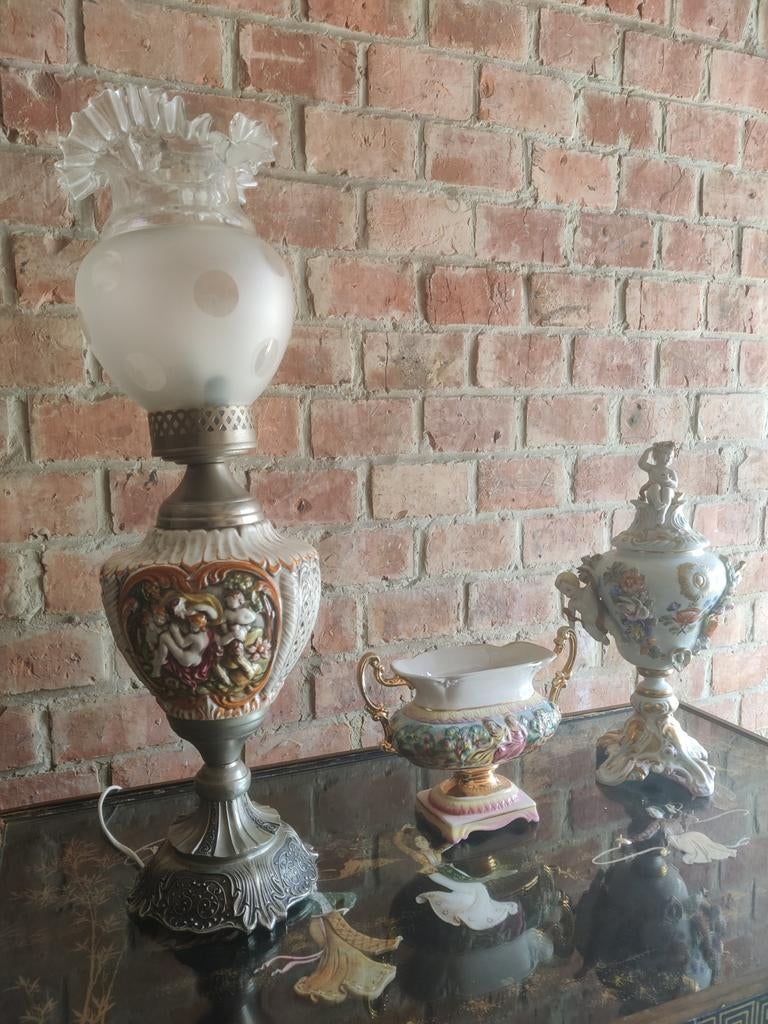 Ensemble Capodimonte antique, Enlèvement