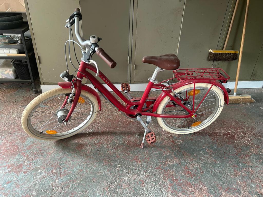 Rode Elops kinderfiets, Fietsen en Brommers, Fietsen | Kinderfietsjes, Ophalen, Zo goed als nieuw