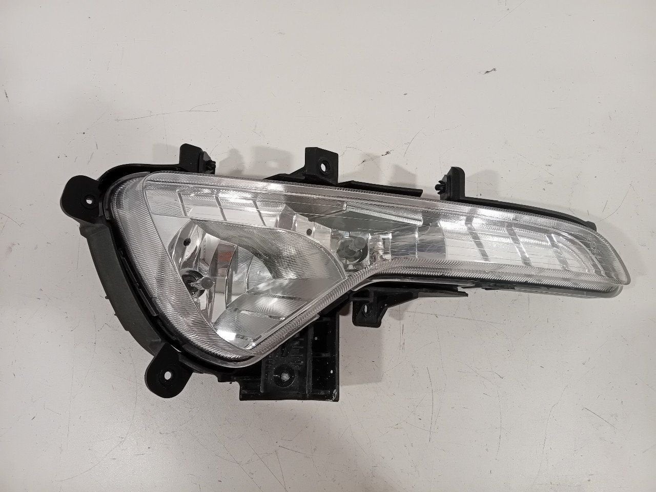 Daglichtrijverlichting rechts voor Kia Sportage, Onderdelen@venauto.nl, Van der Ven Autorecycling B.V., Kia, Ettenseweg 76, 4706 PB Roosendaal, The Netherlands