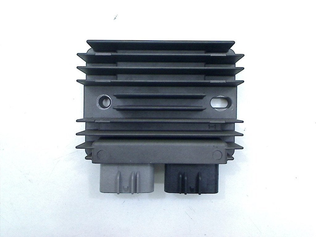 SPANNINGSREGELAAR Piaggio MP3 530 (01-2022/-) (sh870aa), Motoren, Dhr. S. di Majo, Gebruikt, Info@cama-motorparts.nl, P.J. Troelstraweg 8 8
3144 CX  MAASSLUIS, NL