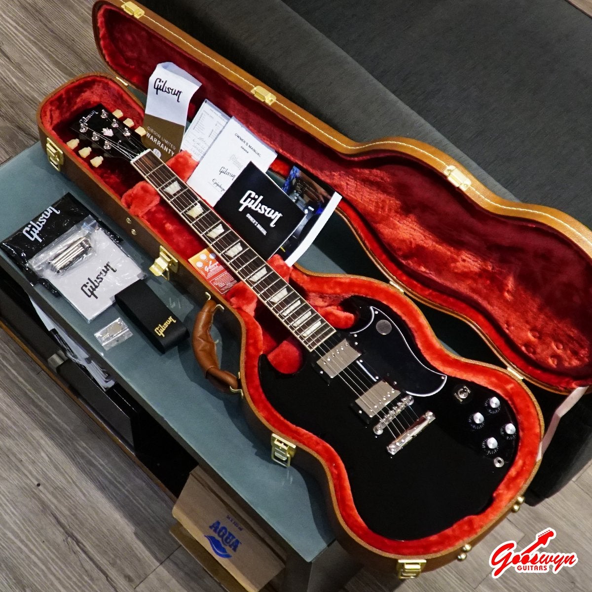 Gezocht gibson sg 61 ebony, Muziek en Instrumenten, Ophalen, Gibson