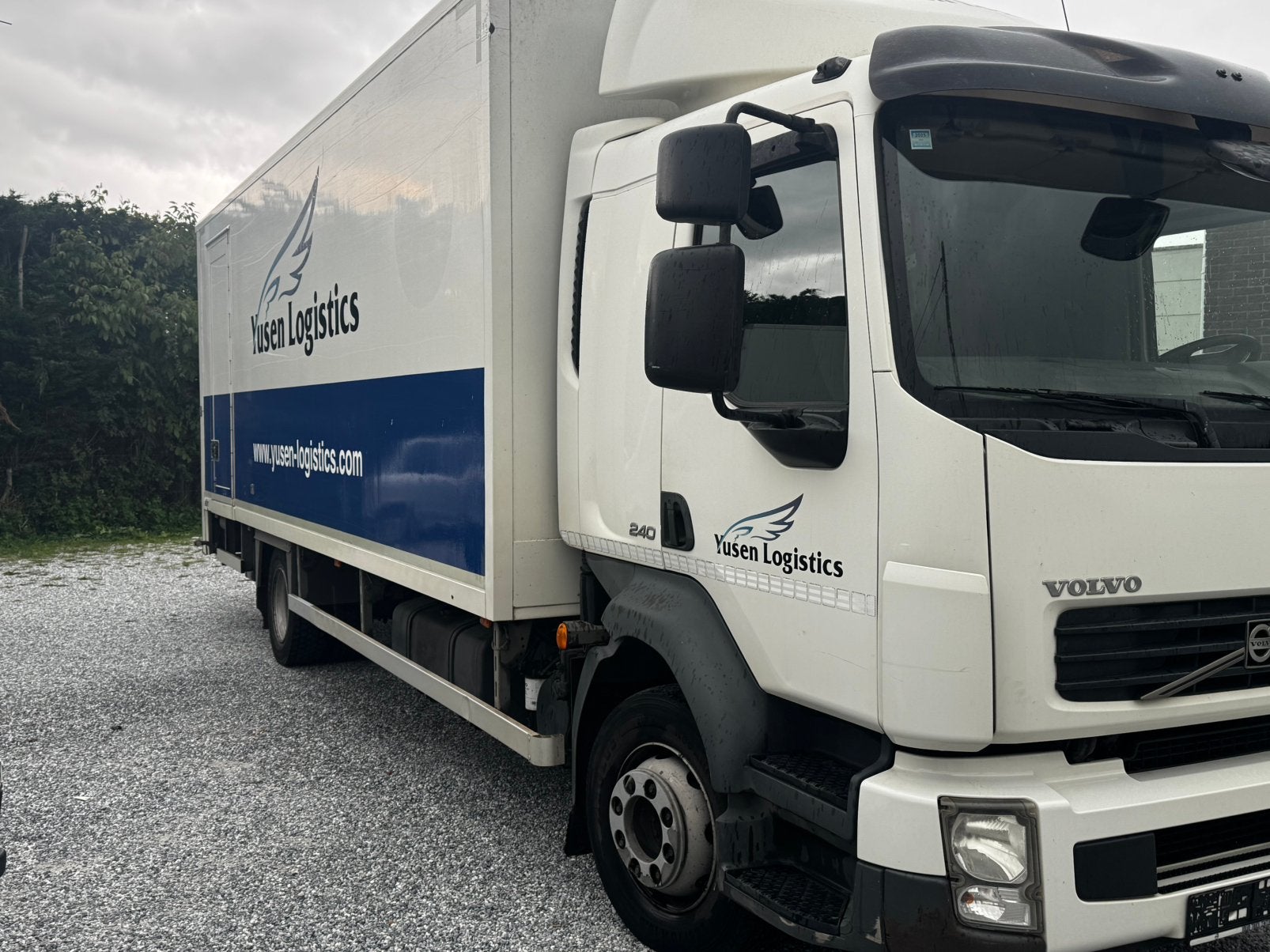 Volvo FL 240, Auto's, Vrachtwagens, Automaat, Euro 5, Zwart, Wit