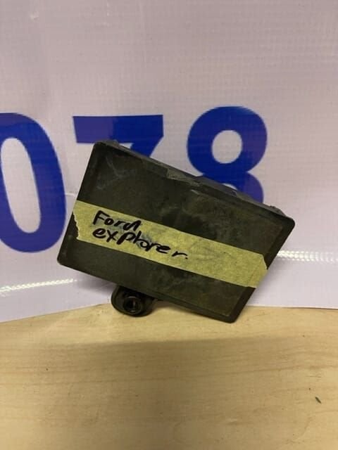 Ford Explorer ACC Radar Sensor  LB5T-9G768-AB, -, Utilisé, -, Ford USA
