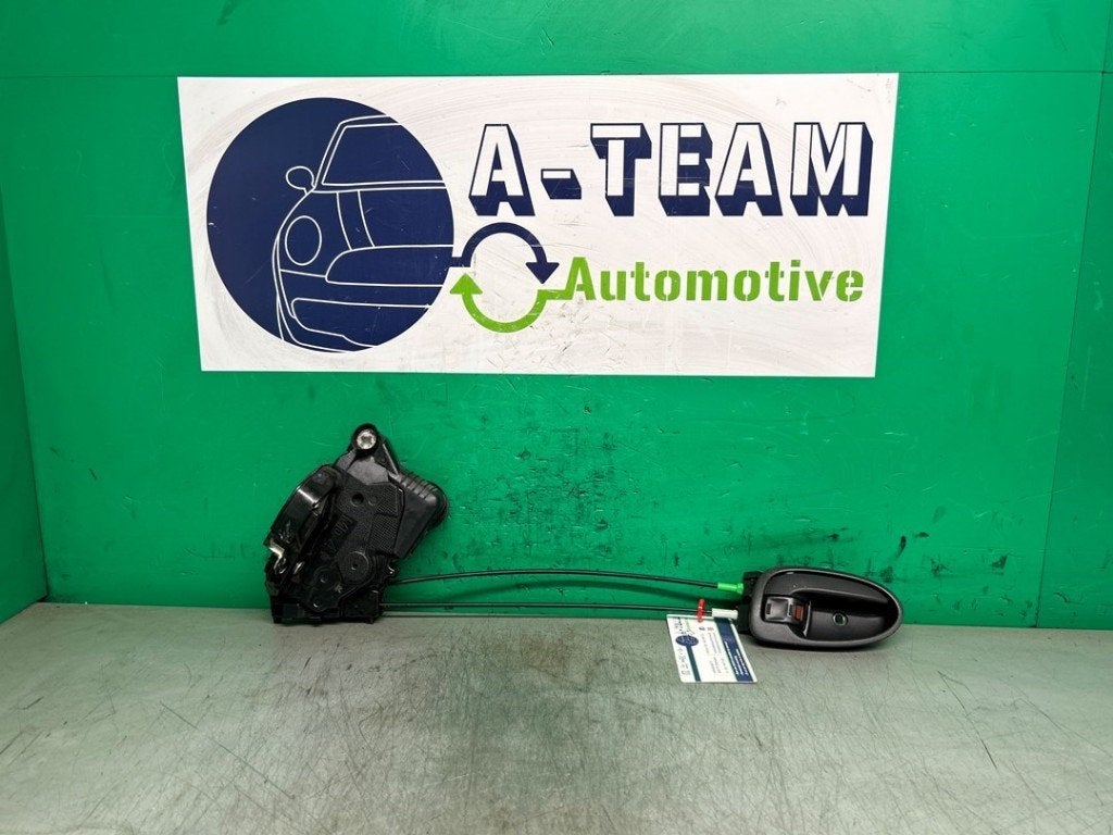 SERRURE DE PORTE RODS AVANT DROIT Toyota Yaris II (P9), Utilisé, Toyota