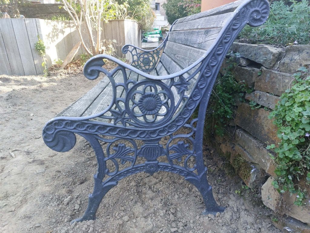 Banc de jardin pieds en fonte, Enlèvement, Utilisé, Bois