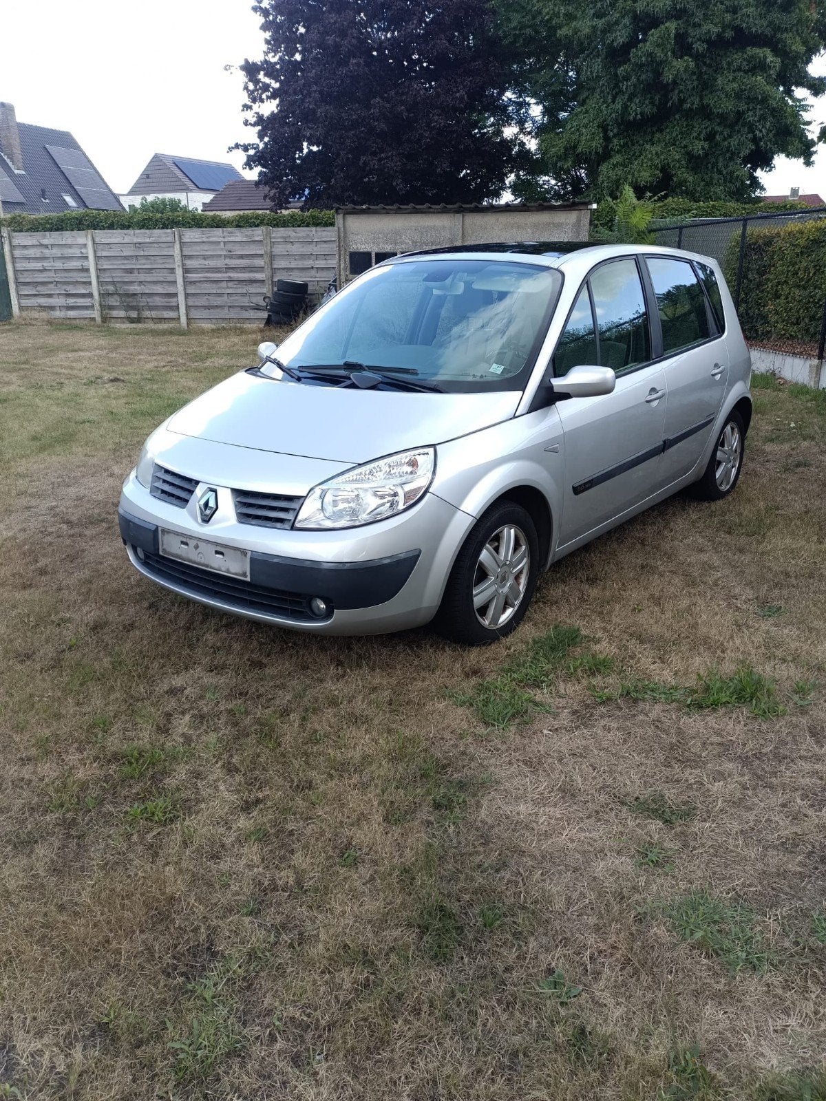 Te koop voor export of opmaak Renault megane scenic 1.6 benz, Auto's, Particulier, Benzine, Te koop