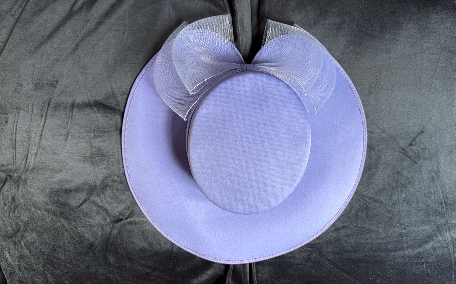 Chapeau de cérémonie, Maison & Meubles, Enlèvement, Comme neuf