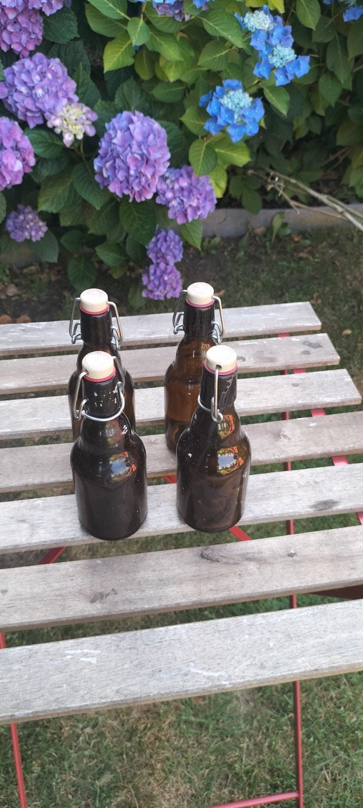 Beugelflessen, Verzamelen, Ophalen