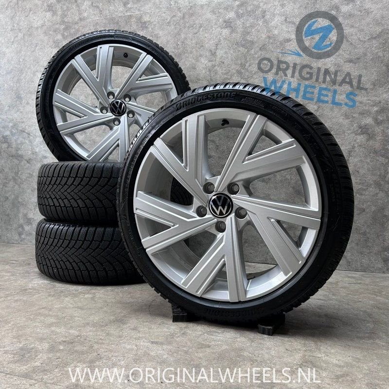18 inch originele Bergamo velgen + winterbanden VW Golf 8 5H, Autos : Pièces & Accessoires, Pneus et Jantes, Pneus hiver, -, 18 pouces