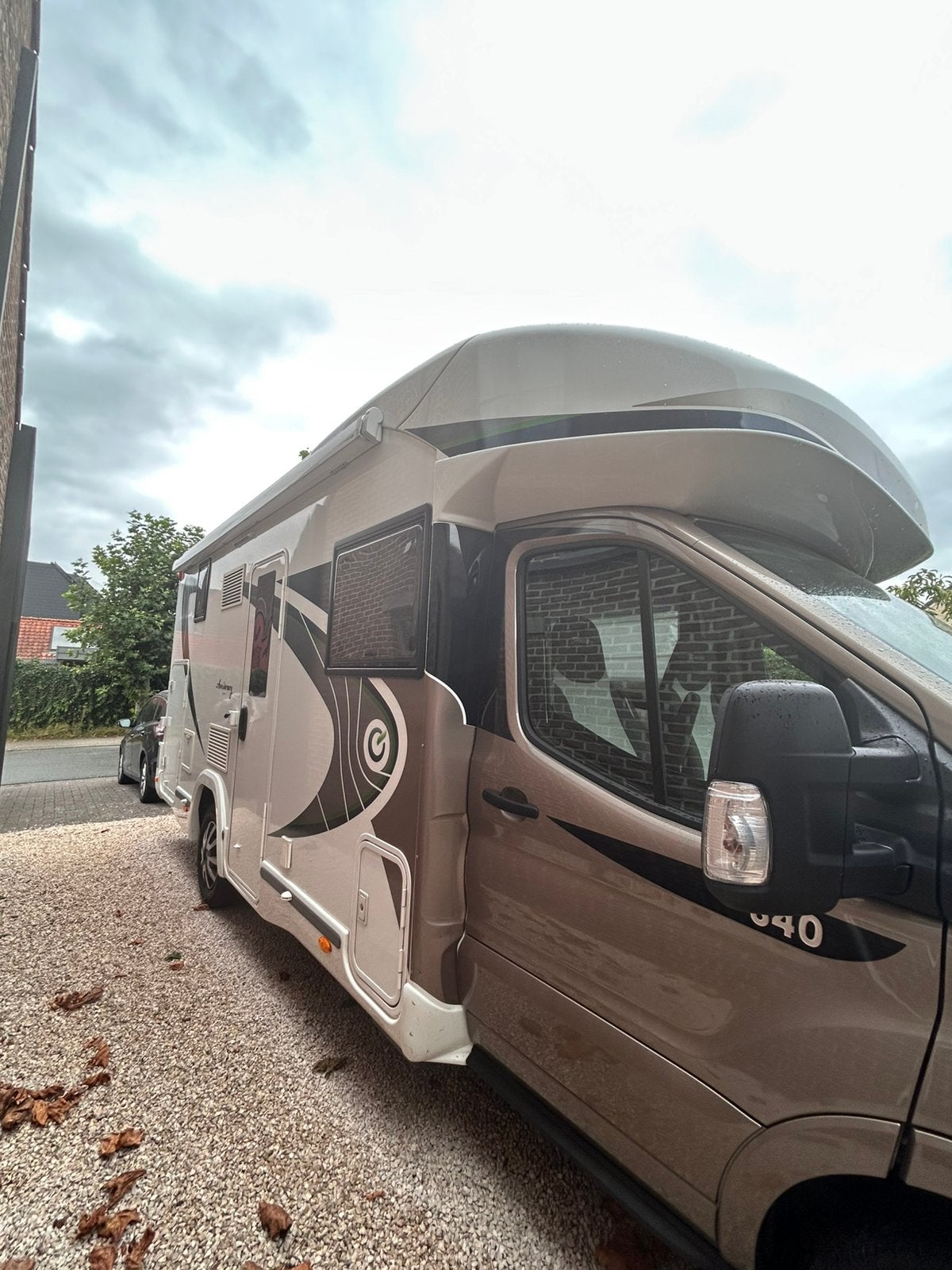 Mobilhome Chausson 640 Anniversary, Caravanes & Camping, Camping-cars, Jusqu'à 4, 6 à 7 mètres, Siège standard, Toilette à cassette
